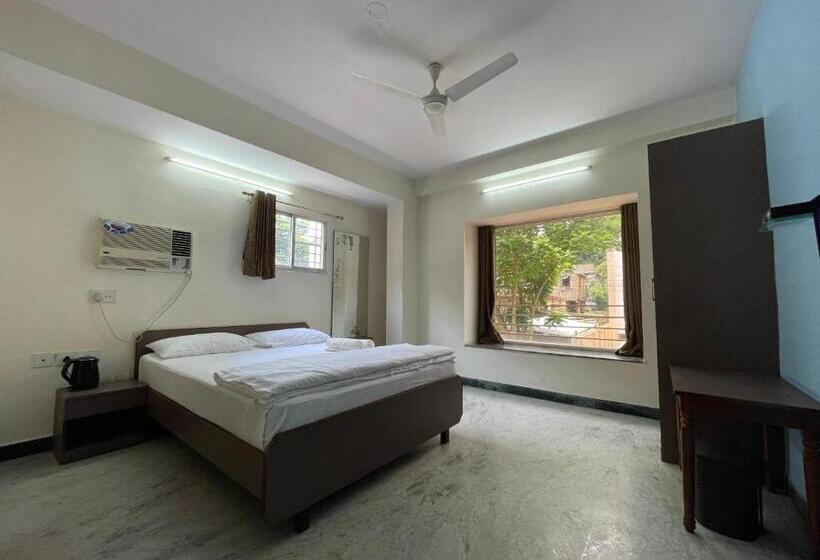 Standard Room, Arihant Guest House