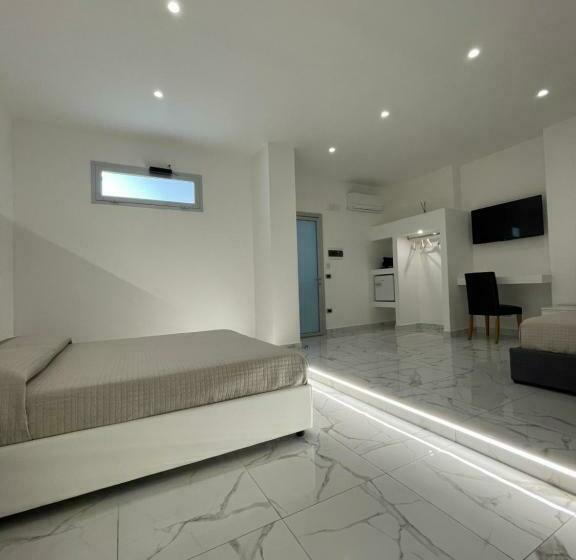 اتاق لوکس سه تخته, B&b Rossini Luxury 3