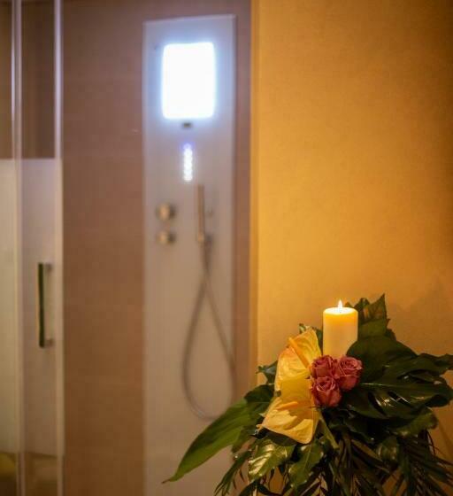 اتاق لوکس با تخت بزرگ, Corte Rossetti Relax Assoluto E Luxury Urban Spa