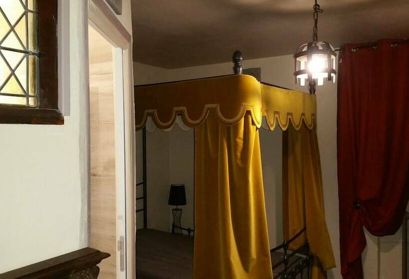 Номер Стандарт, Chateau Des Aiguilles