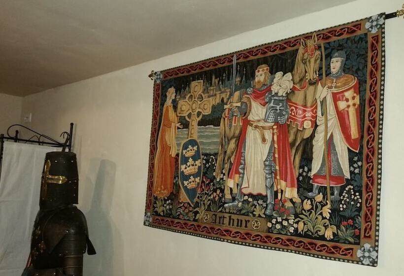 Номер Стандарт, Chateau Des Aiguilles