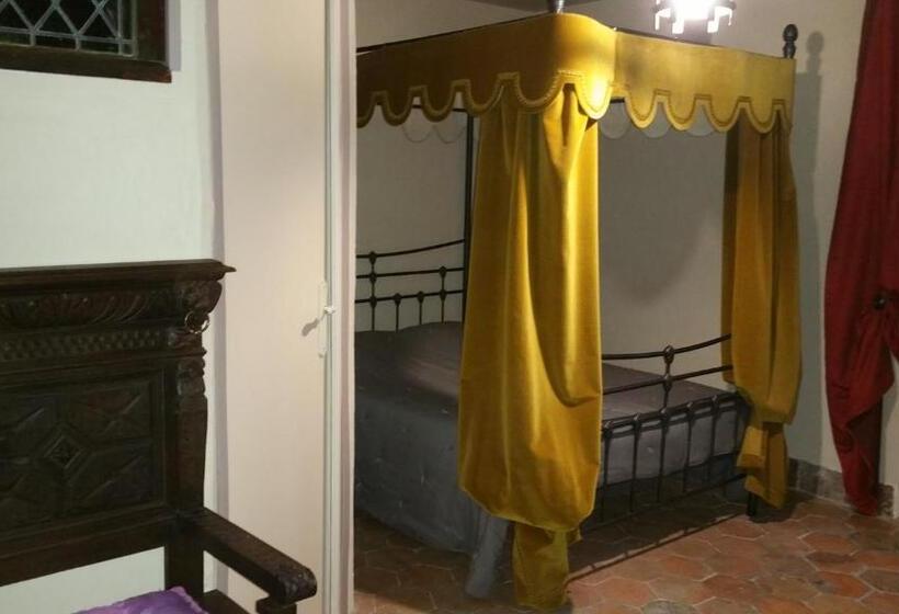 标准间, Chateau Des Aiguilles