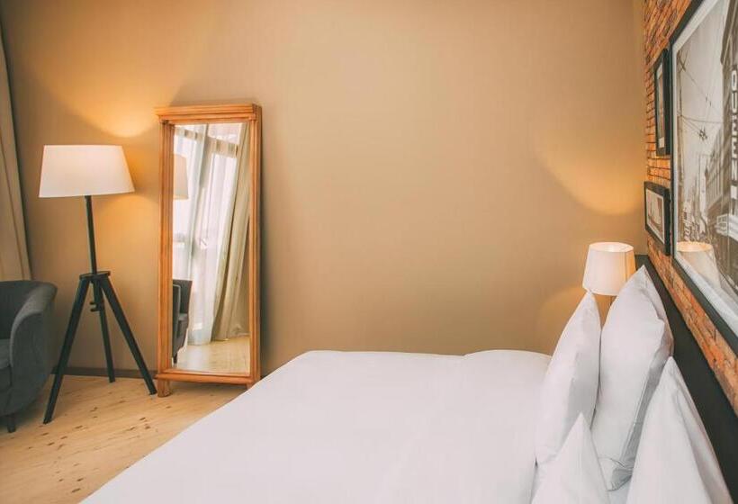 Deluxe Room, Kisi Boutique