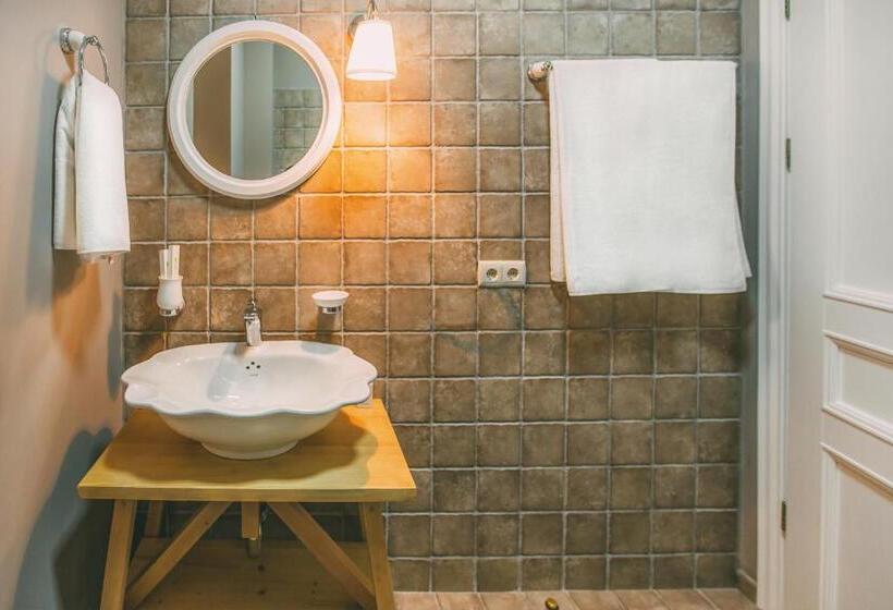 Standard Room, Kisi Boutique
