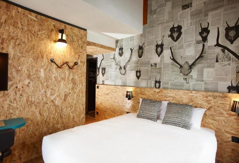 Номер Премиум, Moontain Hostel