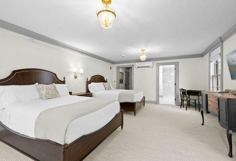 豪华套房, The Davenport Inn