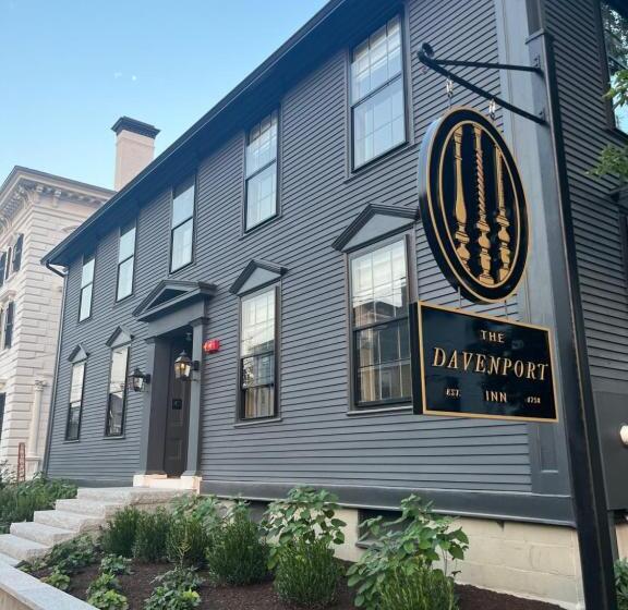 行政套房, The Davenport Inn