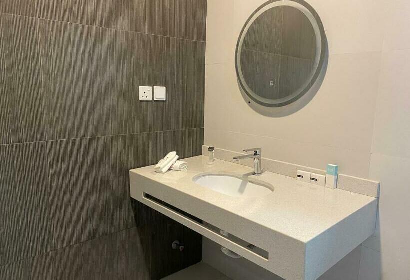 高级套房, Breezes Beach Resort