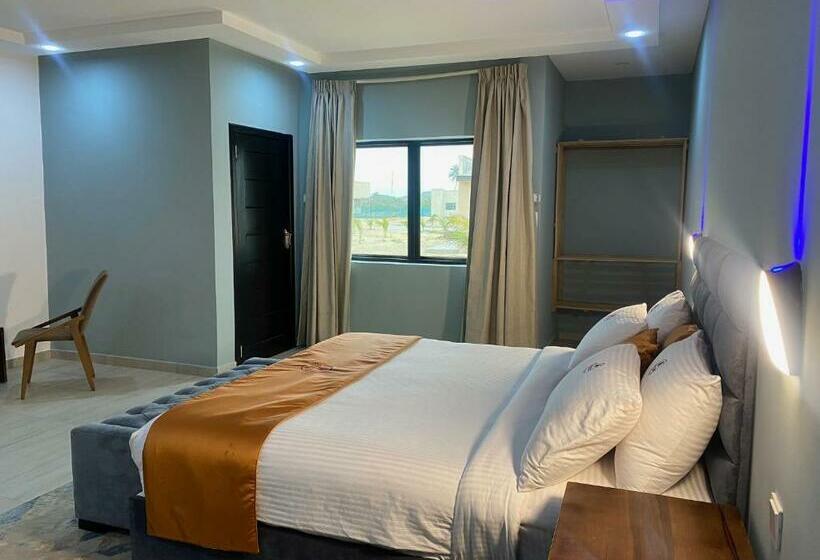 高级套房, Breezes Beach Resort