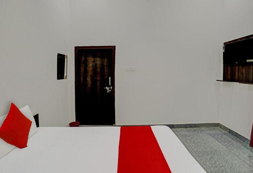 Трехместный Номер Классика, Oyo Flagship The Crown Plaza