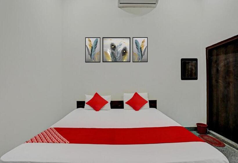 Трехместный Номер Классика, Oyo Flagship The Crown Plaza