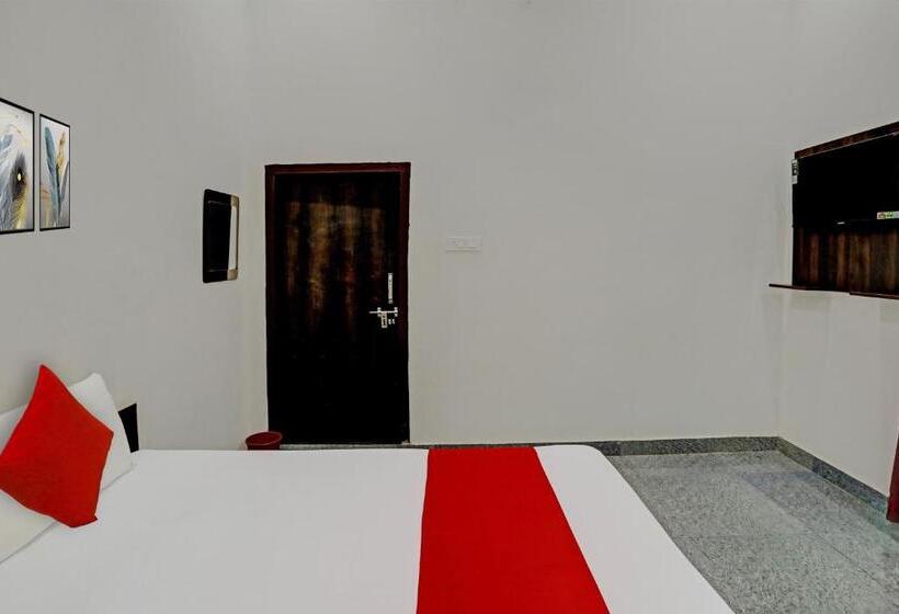 Трехместный Номер Классика, Oyo Flagship The Crown Plaza