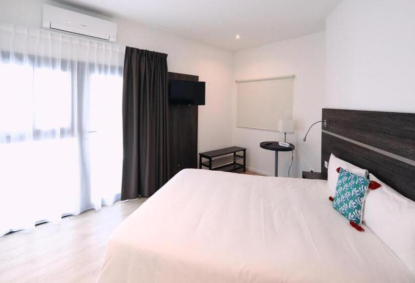 Президентский Люкс, Appart  Hotel La Girafe Marseille Est   Porte D Aubagne