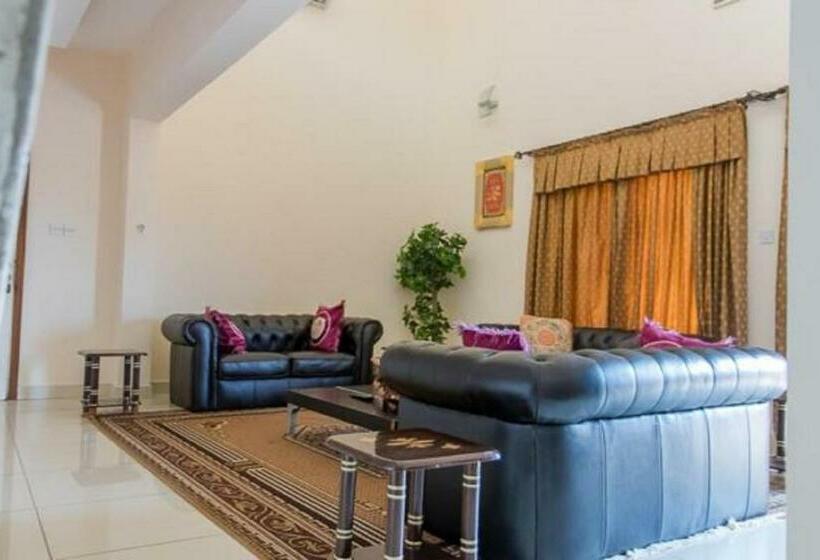 سوئیت پنت هاوس, Barmoi