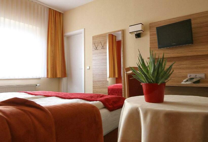 Quarto Estandar, Restaurant Weinberg
