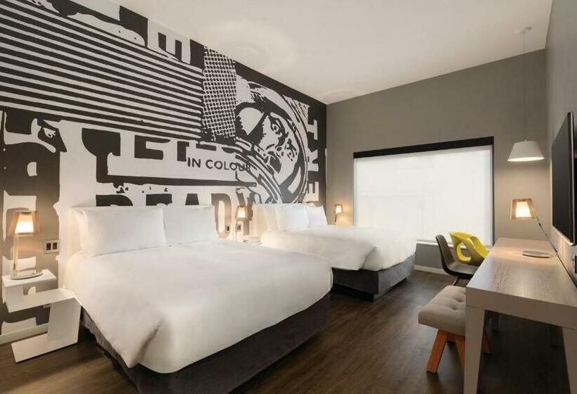 스탠다드 스튜디오, Radisson Red Minneapolis Downtown