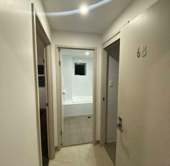 Escritório Estándar, Redvue Holiday Apartments