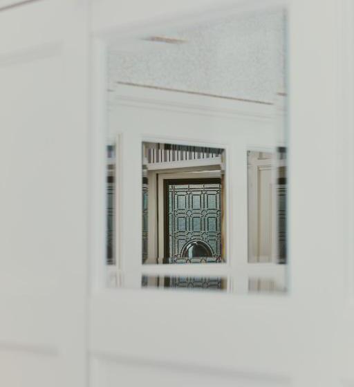 스탠다드 룸, At Sloane