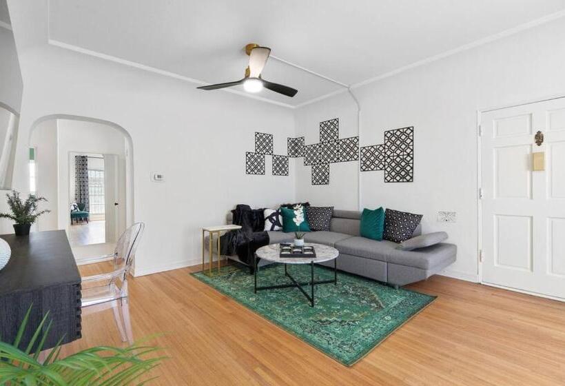 Apartamento 1 Dormitório, Beverly Hills Stylish & Central 1 Br Apt + Parking