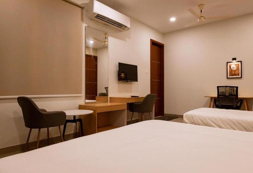 Номер Стандарт Трехместный, Dreamotel Luxury Suites