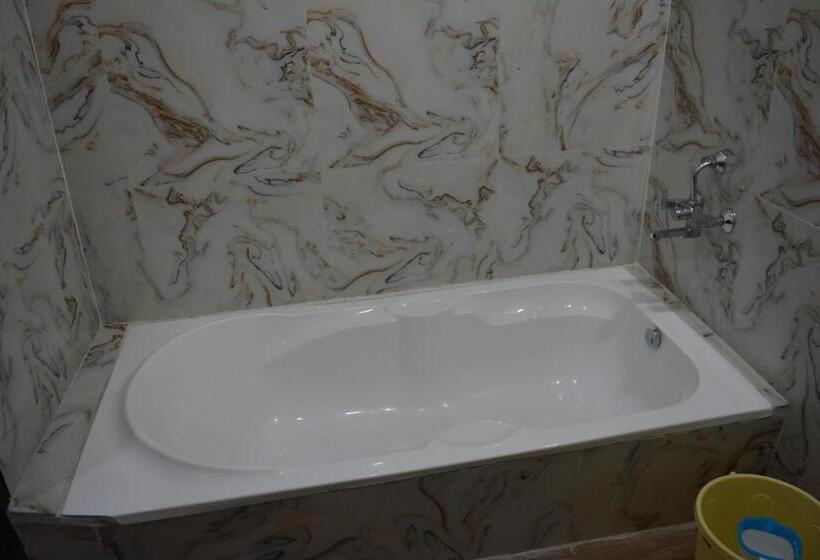 اتاق استاندارد با تراس, Rajesh Bed & Breakfast