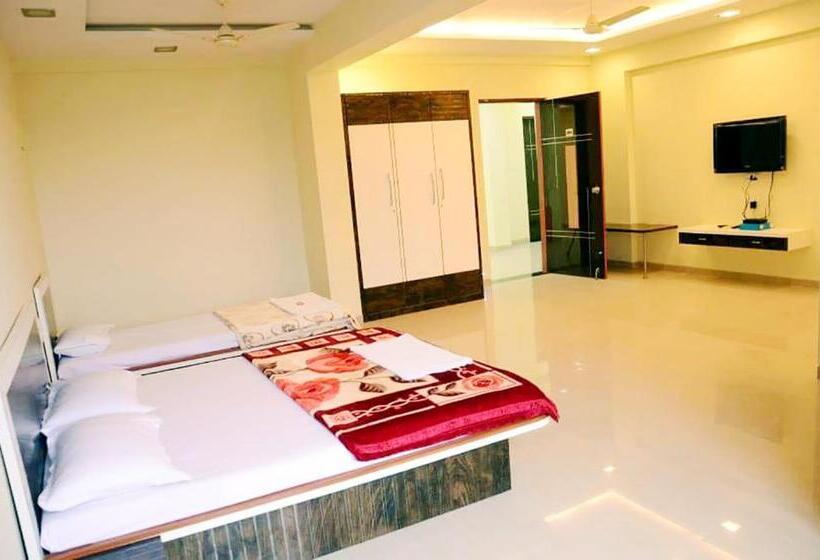 Номер Deluxe Кровать Кинг, Lonavala Inn