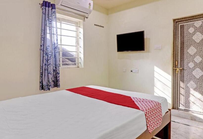 Трехместный Номер Классика, Oyo Flagship Bgs Guest House