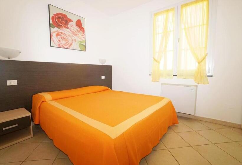 带1个卧室的公寓, Isa Residence With Swimming Pool In Mazzanta At Only 600 Meters From The Beach, Apartments With Air