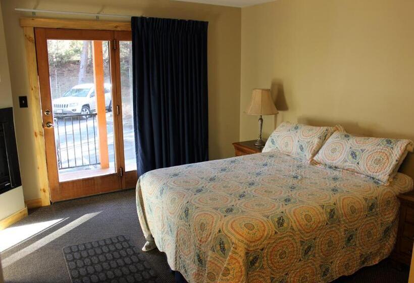 Номер Стандарт Индивидуальный, 4 Seasons Inn On Fall River