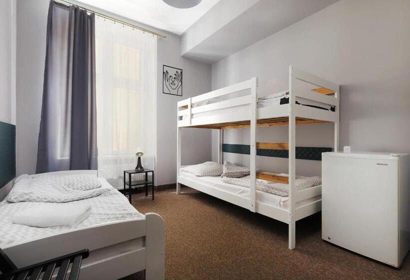 Quarto Triplo Estandar, Moon Hostel Kraków