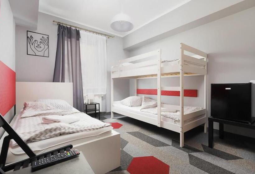 Номер Стандарт Трехместный, Moon Hostel Kraków
