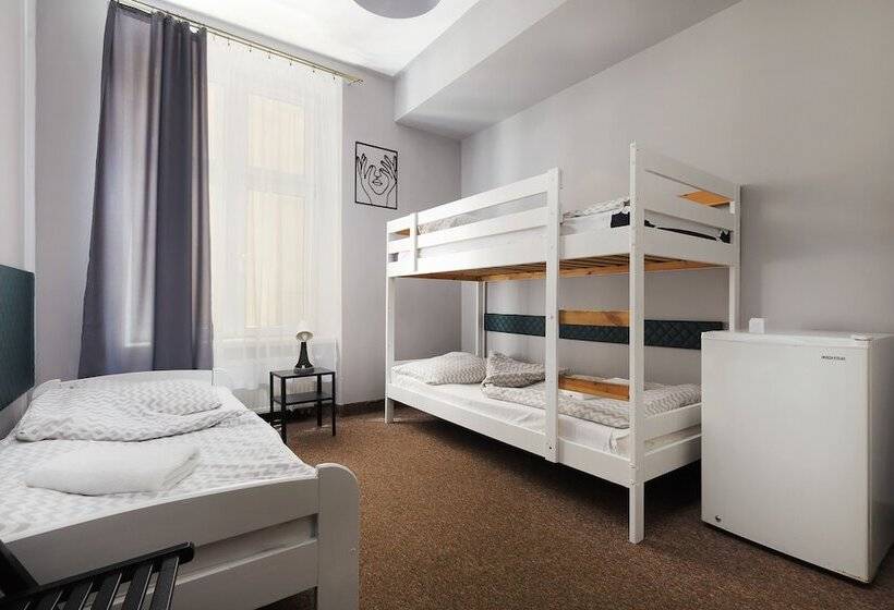 Номер Стандарт Трехместный, Moon Hostel Kraków