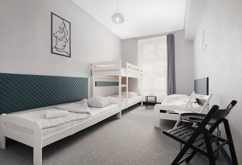 Quarto Quádruplo Estandar, Moon Hostel Kraków