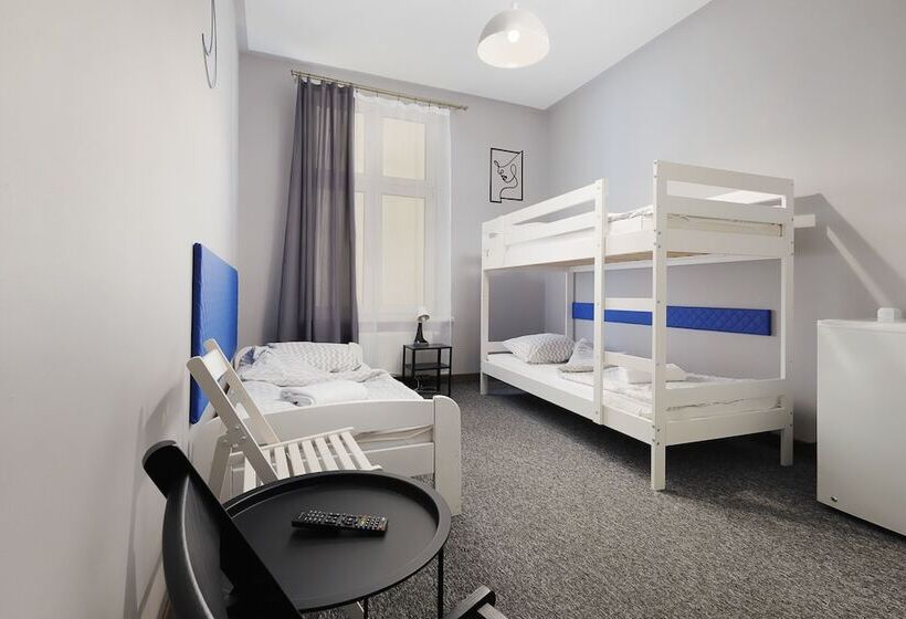 Номер Стандарт Трехместный, Moon Hostel Kraków