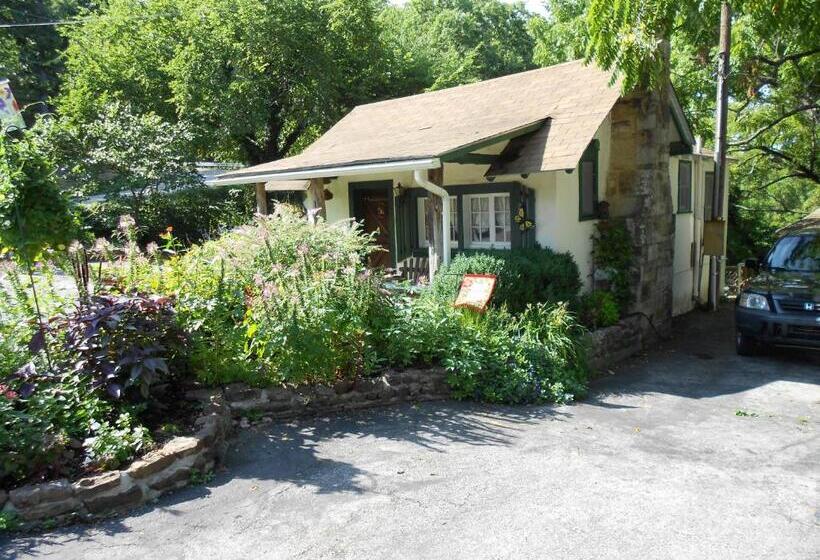 오두막, Sherwood Court Cottages & Guest Rooms