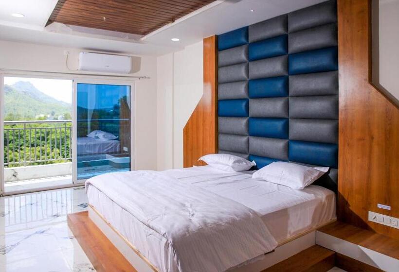 山景套房, Kardhar Inn