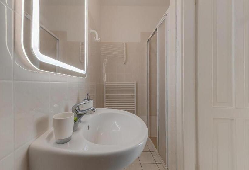 Apartamento 1 Dormitório, King´s Road Residence