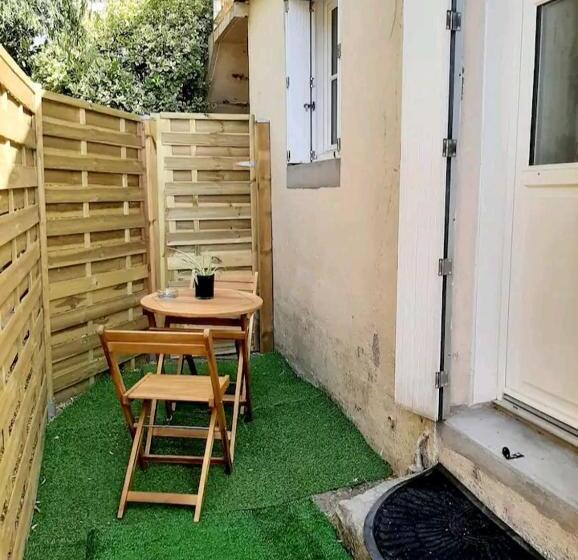 Номер Стандарт, Logement Indépendant Avec Extérieur Privatif Et Clôturé