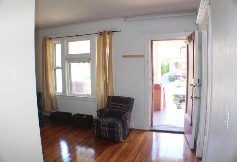 Номер Economy, West End Haven