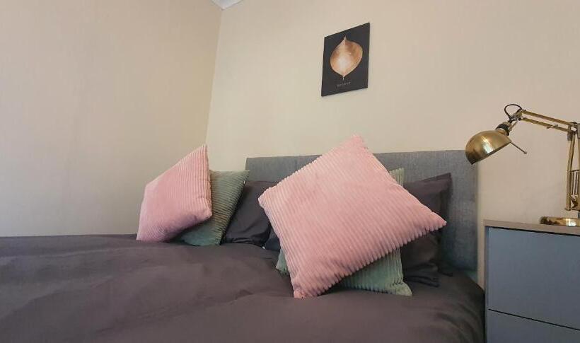 Номер Deluxe, Coventry Elite House