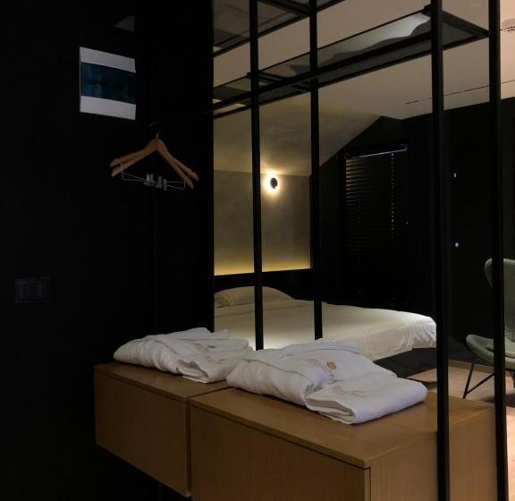 디럭스 스위트, Baz Hur Boutique