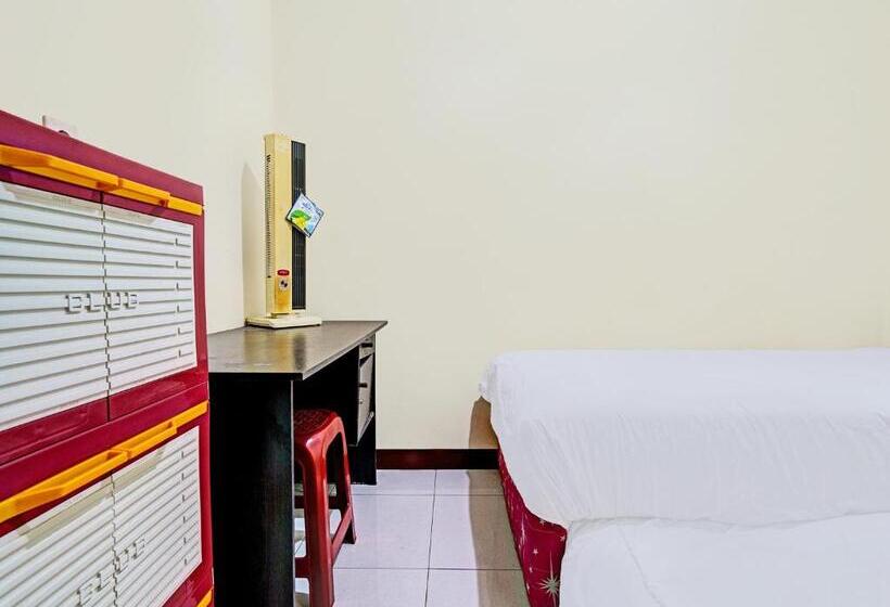 Номер Стандарт, Oyo Life 92546 Kost Merah Bojongsoang Syariah