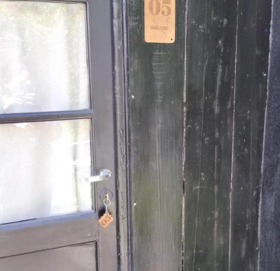 Кровать в Общей Комнате, Houselyon