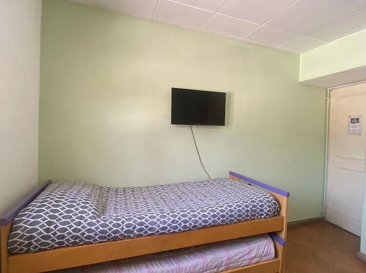Четырехместный Номер Стандарт, Houselyon