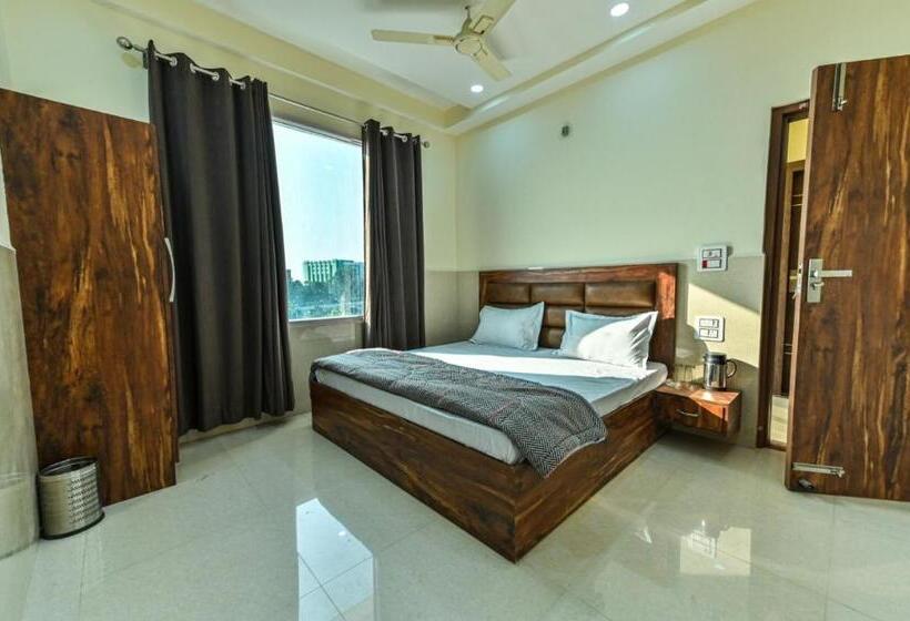 Номер Deluxe, Royal Inn Jammu
