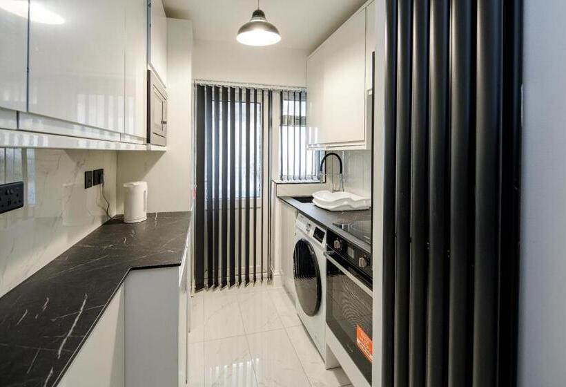 Апартаменты 3 Спальни, Commonside Luxury
