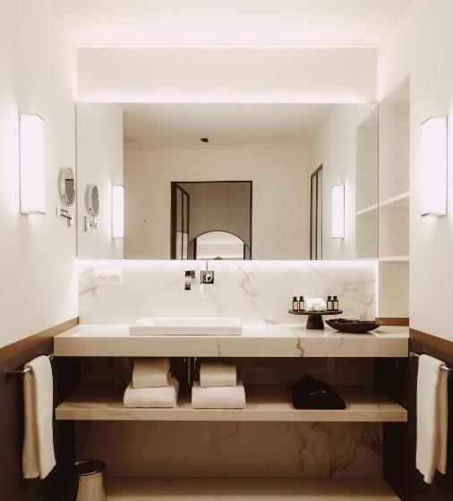 Номер Deluxe Кровать Кинг, Cobergher