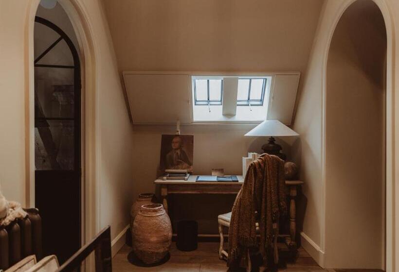 Superior Suite, Cobergher