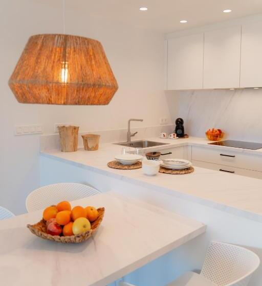 Superior 2-bedroom flat with sea view, Horizonte Line