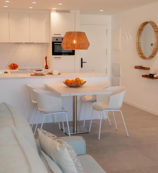 Superior 2-bedroom flat with sea view, Horizonte Line